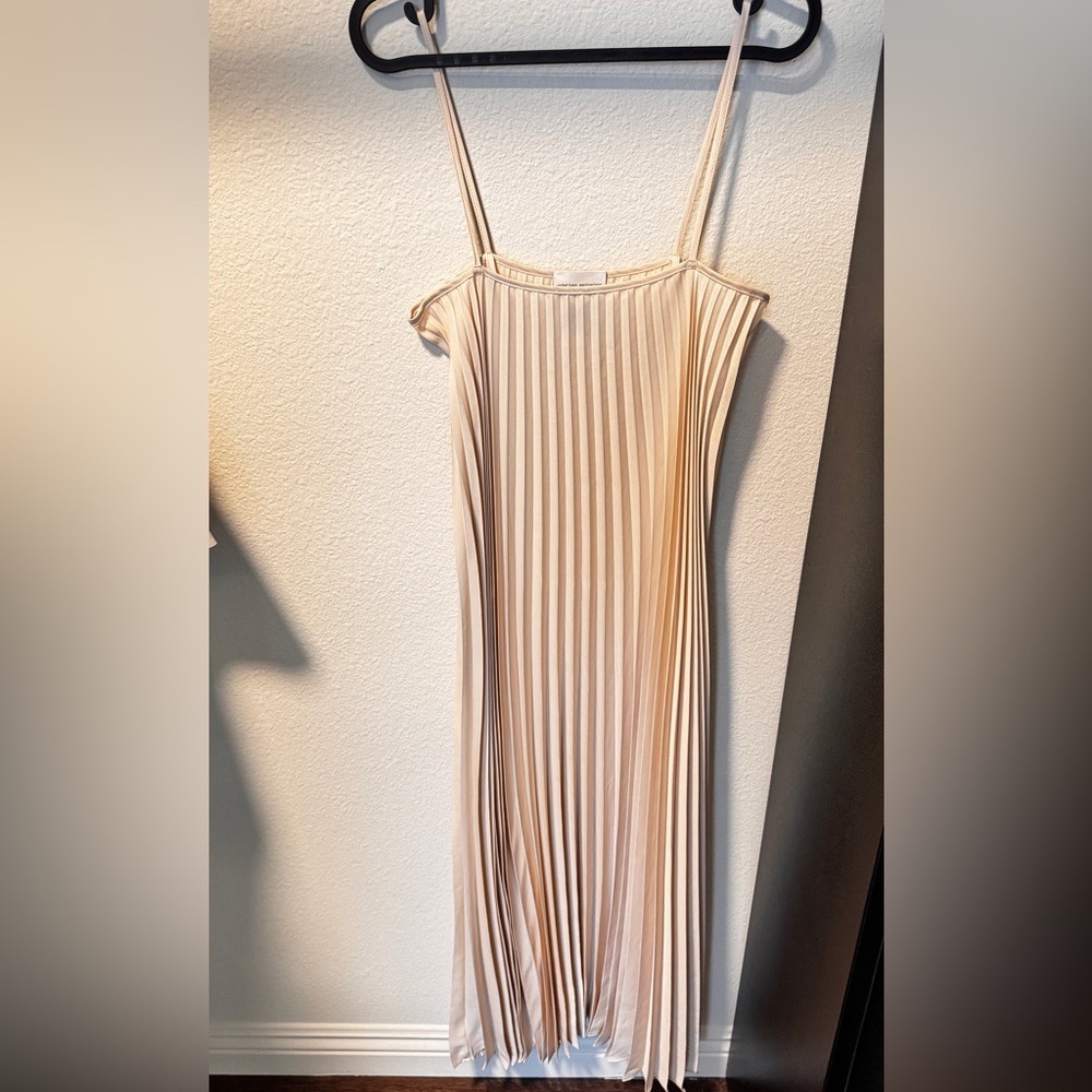 Elegant Cream Pleated Dress